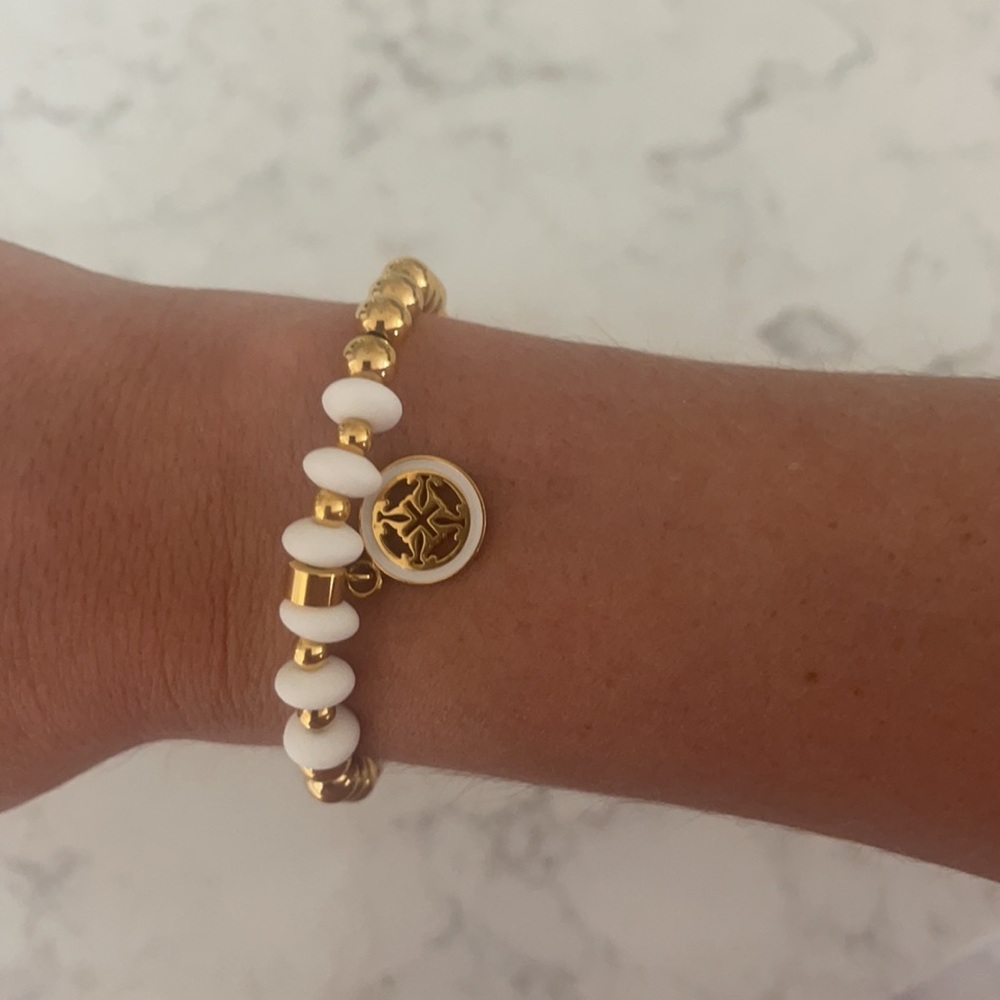 Rustic Cuff gold and white bracelet - Picture 2 of 2